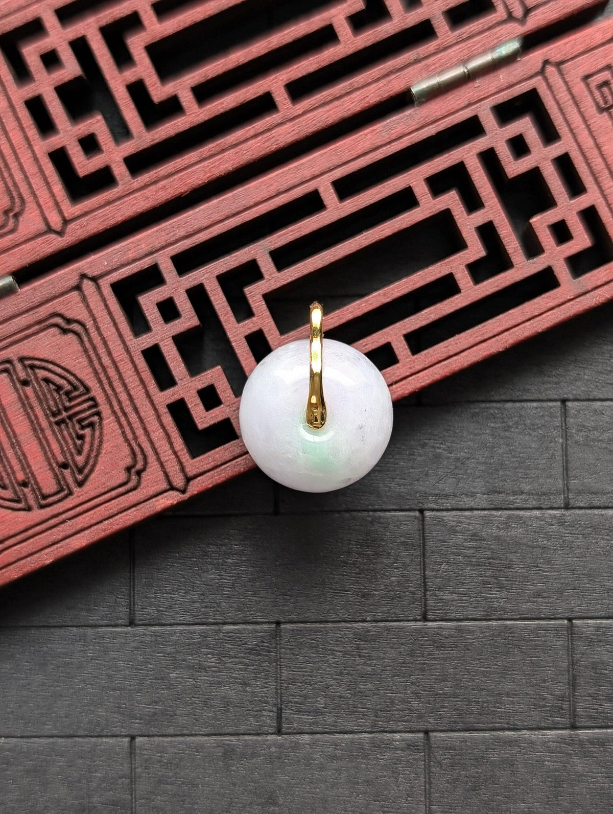 Light Lavender/Green Jade Donut Pendant