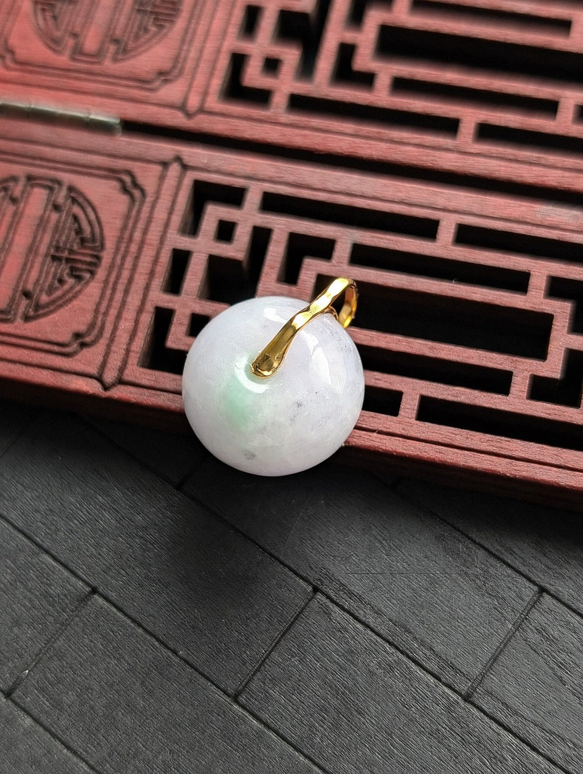 Light Lavender/Green Jade Donut Pendant