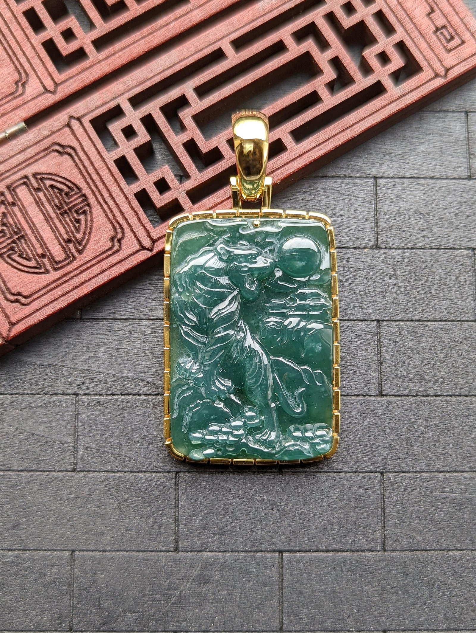 Dark Green Jade Tiger Pendant – JADE BROTHERS JEWELRY